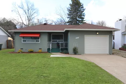 818 Delta St, Redding, CA 96003 photo 1