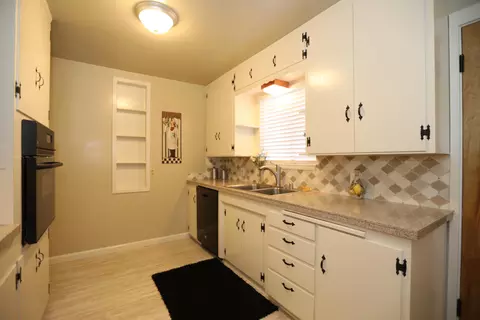 818 Delta St, Redding, CA 96003 photo 7
