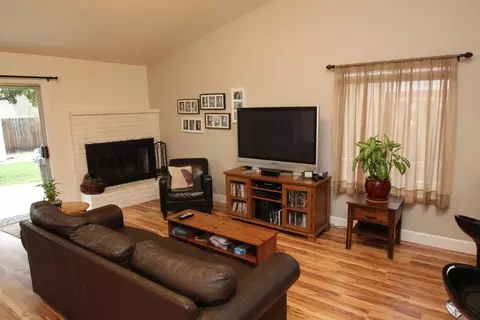 311 Travertine Ct, Redding, CA 96003 photo 9