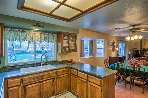 10637 Old Oregon Trl, Redding, CA 96003 photo 14