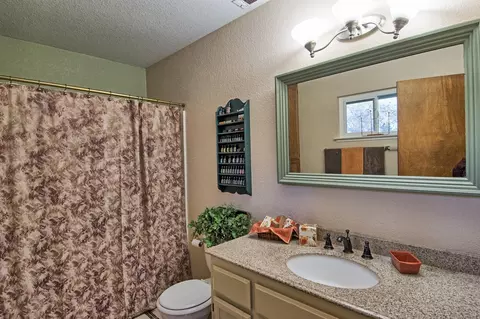 10637 Old Oregon Trl, Redding, CA 96003 photo 18
