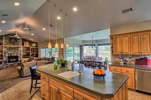 1487 Spanish Bay Dr, Redding, CA 96003 photo 15