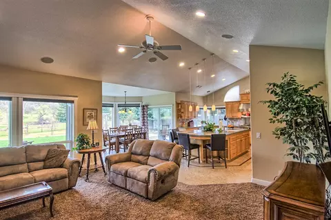 1487 Spanish Bay Dr, Redding, CA 96003 photo 9