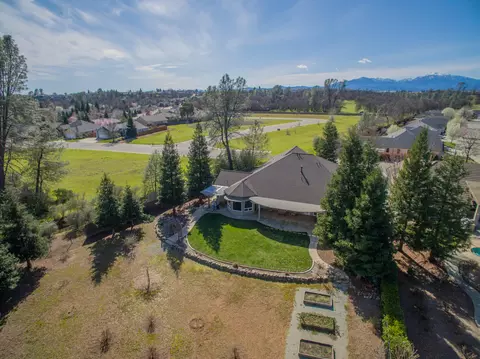 1487 Spanish Bay Dr, Redding, CA 96003 photo 3