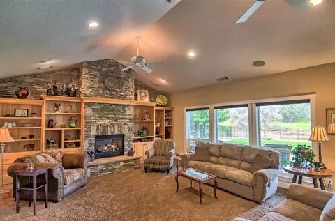 1487 Spanish Bay Dr, Redding, CA 96003 photo 10