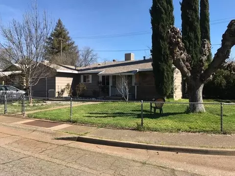 3885 Meteor St, Redding, CA 96002 photo 2