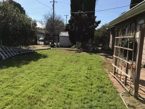 3885 Meteor St, Redding, CA 96002 photo 6