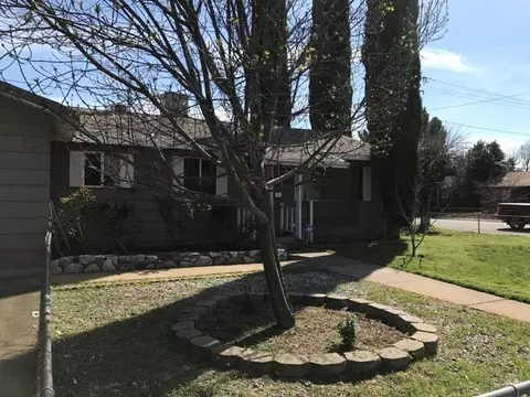 3885 Meteor St, Redding, CA 96002 photo 3