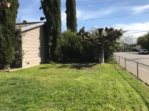 3885 Meteor St, Redding, CA 96002 photo 15
