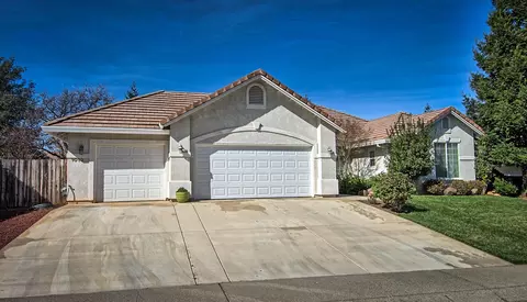 1010 Albion Ave, Redding, CA 96003 photo 2