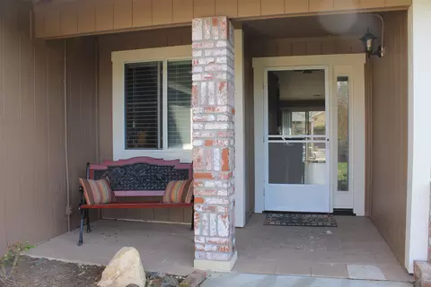2875 Gunn Ct, Redding, CA 96001 photo 3