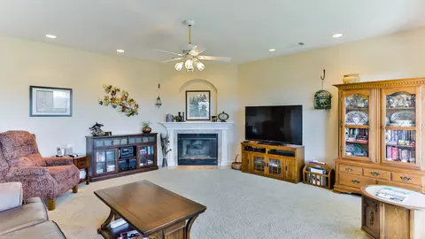 397 River Park Dr, Redding, CA 96003 photo 9