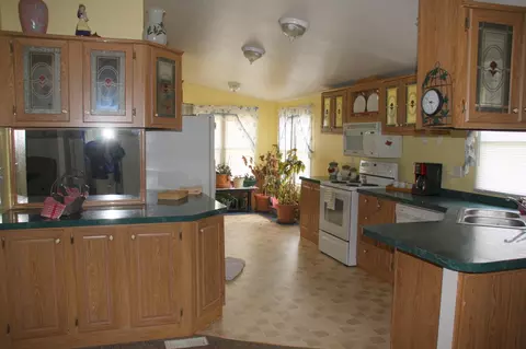 16270 Tree Ln, Anderson, CA 96007 photo 5