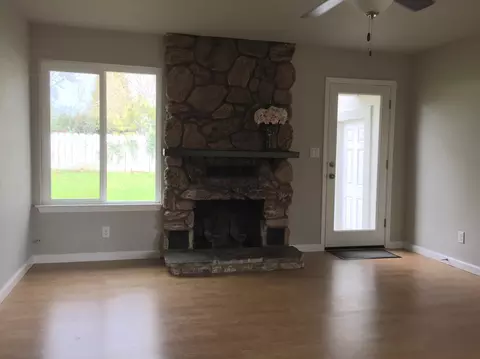 3237 Aster St, Anderson, CA 96007 photo 6