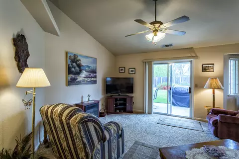 857 Fountain Cir, Redding, CA 96003 photo 6