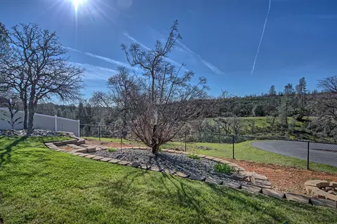 3585 Keel Ct, Redding, CA 96003 photo 12