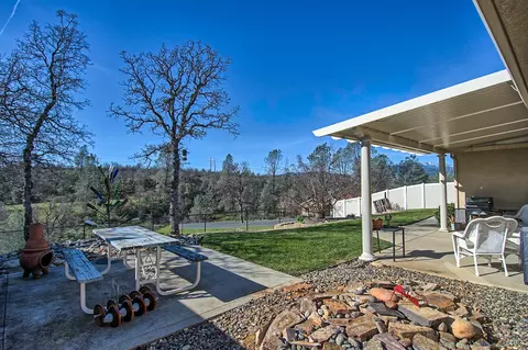 3585 Keel Ct, Redding, CA 96003 photo 3