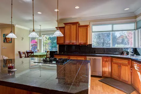 3707 Sunflower Dr, Redding, CA 96001 photo 8