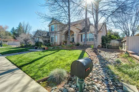 3707 Sunflower Dr, Redding, CA 96001 photo 1