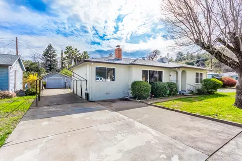 2145 Miller St, Redding, CA 96001 photo 1