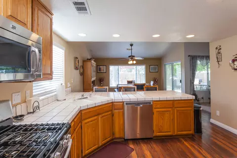1805 Yahi Ln, Redding, CA 96002 photo 8