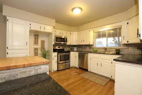 4657 Memory Ln, Redding, CA 96001 photo 4