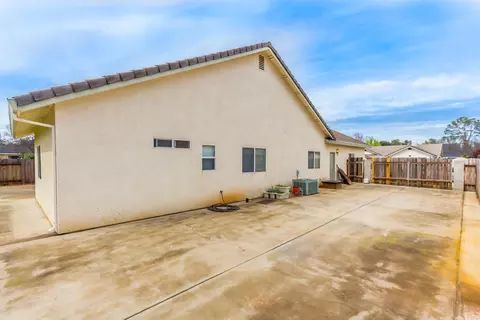 2177 Darsha Ln, Redding, CA 96003 photo 31