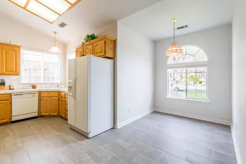 2177 Darsha Ln, Redding, CA 96003 photo 14
