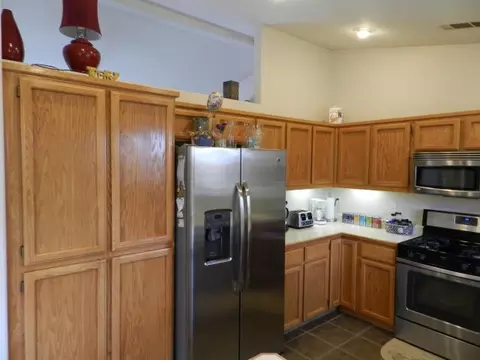 1977 Catherine Way, Redding, CA 96002 photo 3