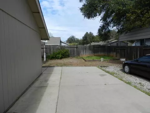 1977 Catherine Way, Redding, CA 96002 photo 17