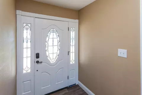 1132 Lorraine Dr, Redding, CA 96002 photo 3