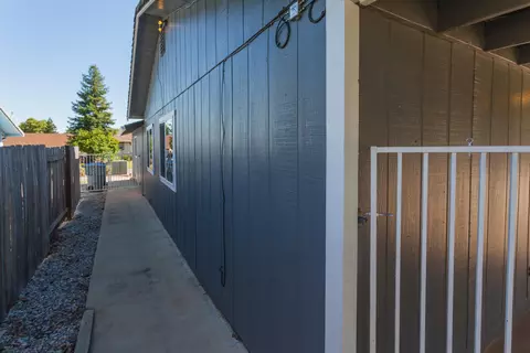 1132 Lorraine Dr, Redding, CA 96002 photo 39