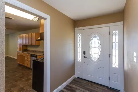 1132 Lorraine Dr, Redding, CA 96002 photo 4