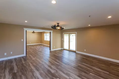 1132 Lorraine Dr, Redding, CA 96002 photo 11