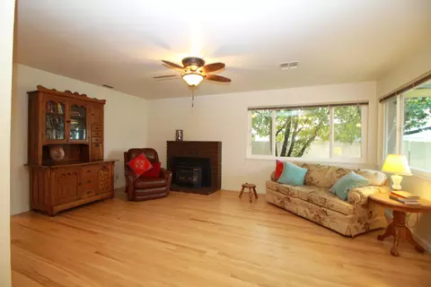 2777 Regal, Redding, CA 96002 photo 4