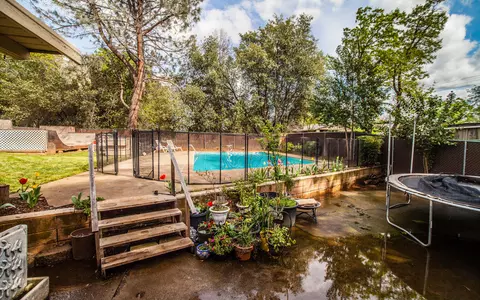 1961 Deerfield Ave, Redding, CA 96002 photo 2