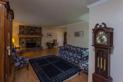 6857 Granada Dr, Redding, CA 96002 photo 9