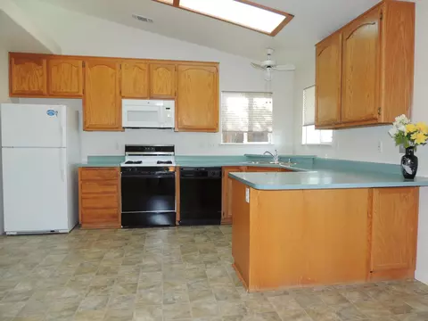 420 Viewpoint Dr, Redding, CA 96003 photo 4