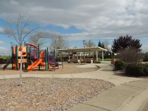 420 Viewpoint Dr, Redding, CA 96003 photo 18