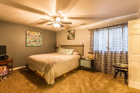 1960 Carleton St, Redding, CA 96002 photo 7