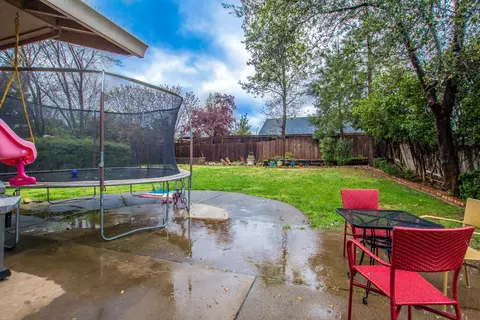 1960 Carleton St, Redding, CA 96002 photo 17