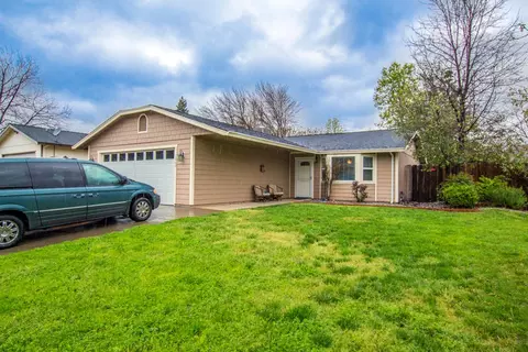 1960 Carleton St, Redding, CA 96002 photo 1