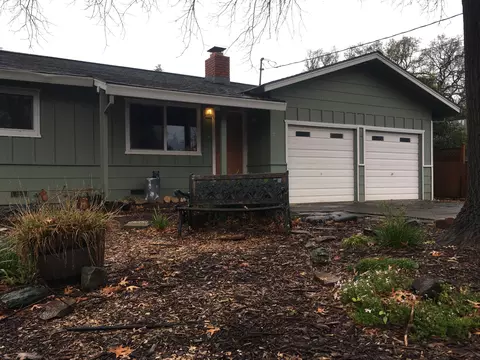 2144 Deerfield Ave, Redding, CA 96002 photo 2