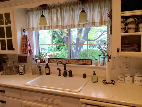 1626 Jay St, Redding, CA 96001 photo 8