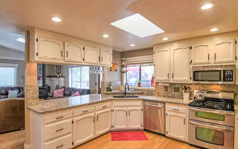 4000 Meander Dr, Redding, CA 96001 photo 12