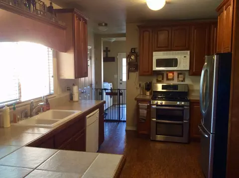 1034 Jackson St, Red Bluff, CA 96080 photo 3