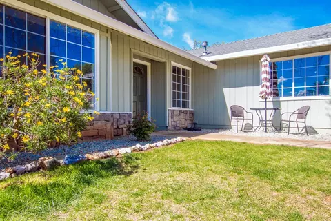 3490 Bridger Dr, Redding, CA 96002 photo 2