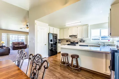 3490 Bridger Dr, Redding, CA 96002 photo 7