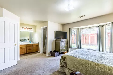 3490 Bridger Dr, Redding, CA 96002 photo 13