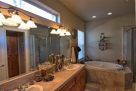 3394 Heritagetown Dr, Redding, CA 96002 photo 18
